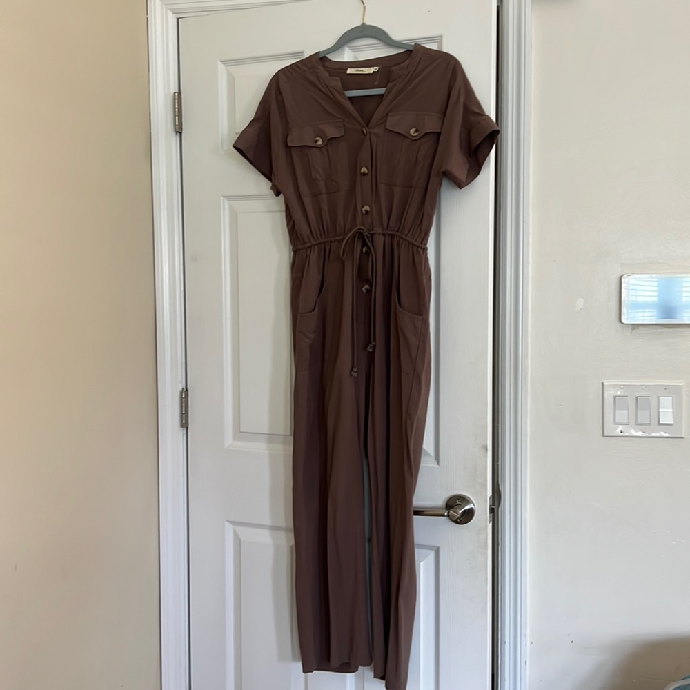 Sz. M Andrée Safari Jumpsuit with tie waist.